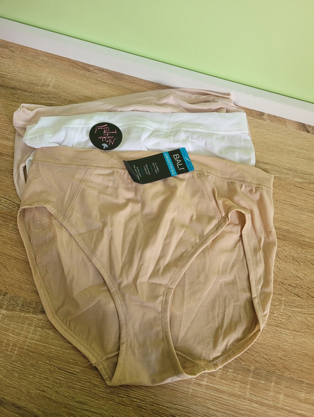 Bali 3 Pair Smoothing Underwear Soft Breathable XXL NWT
